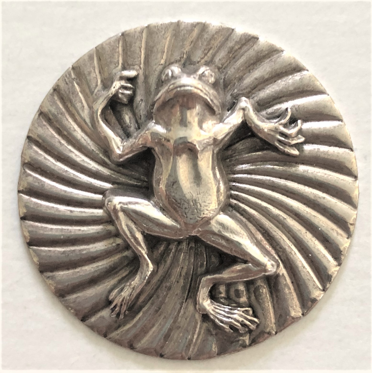 1 of a set of 2 french white metal frogs button