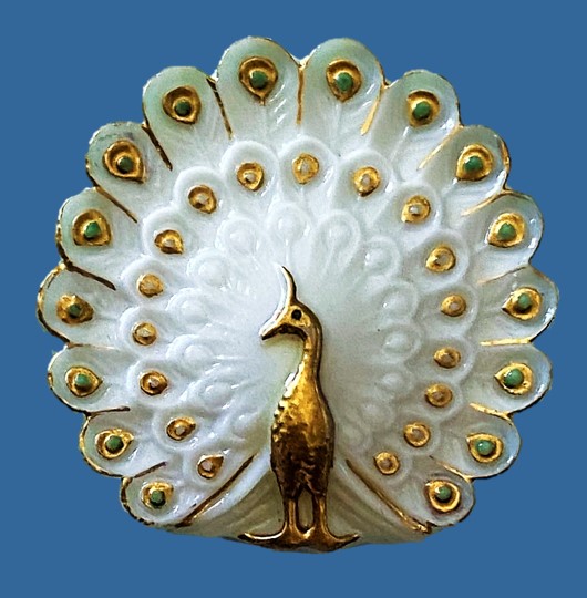 Arita peacock button