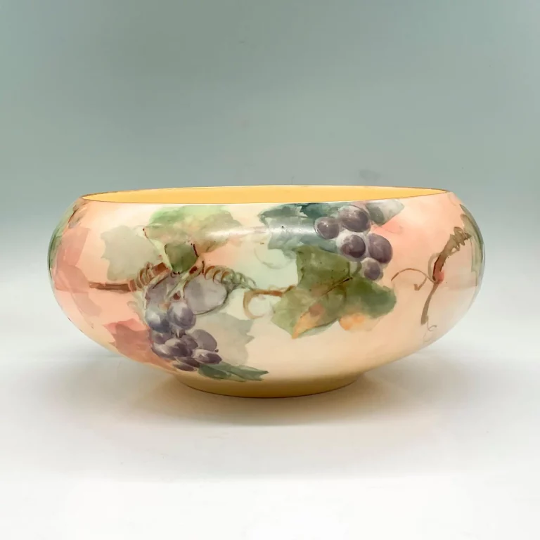 An Auction of Antique Ceramics & Glass