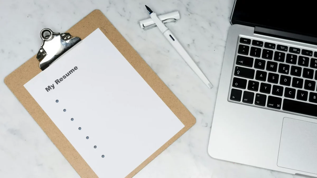 Estate executor reviewing a checklist of household items and valuables during an estate liquidation