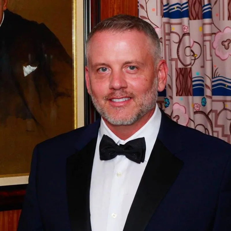 Arron Rimpley Lion & Unicorn auction specialist