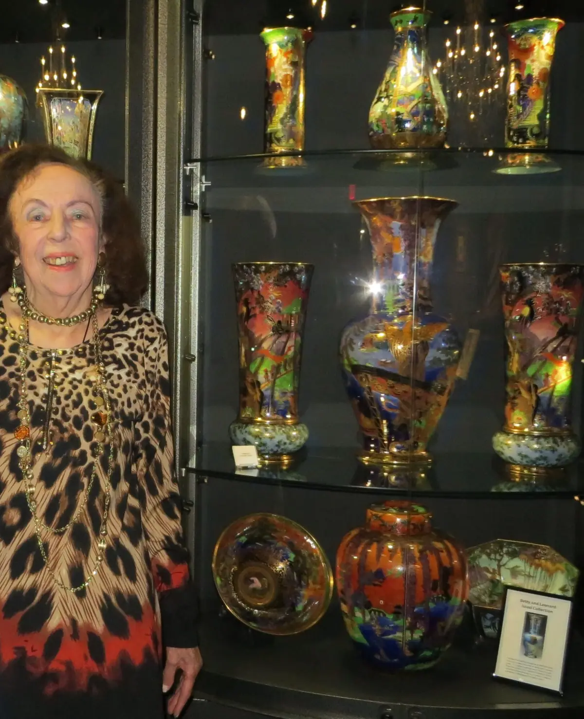 Betty Issod decorative arts expert profile
